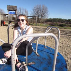 Meet your Posher, Caitlin